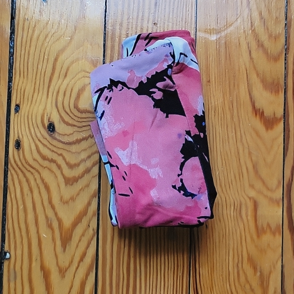 Lularoe Leggings - TWEEN - never worn!